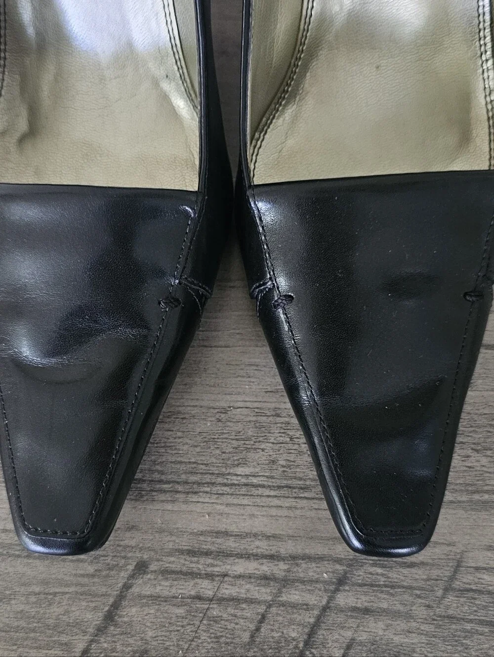 UNISA Black Leather Pointed Toe Mid Heel Pumps 9 1/2